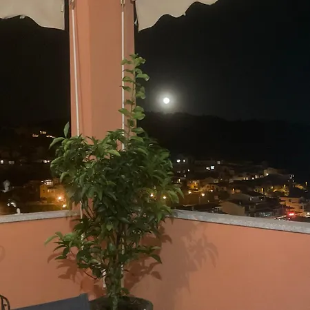 Calme, Vue Panoramique A 100 M Du Centre *