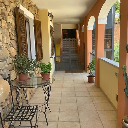 Calme, Vue Panoramique A 100 M Du Centre Appartement Villasimius