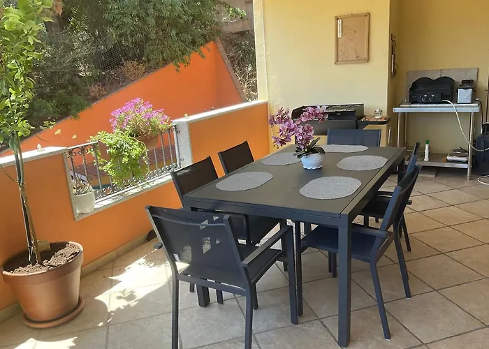 Calme, Vue Panoramique A 100 M Du Centre Appartement Villasimius